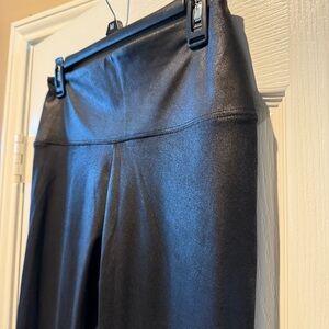 Vera Wang Faux Leather Leggings Size Medium